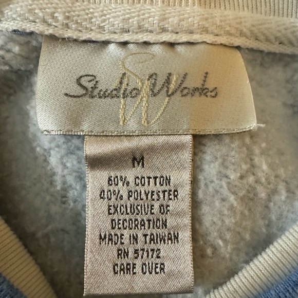 Studio Works Blue Winter / Holiday sweatshirt size medium, very good condition - Picture 5 of 6